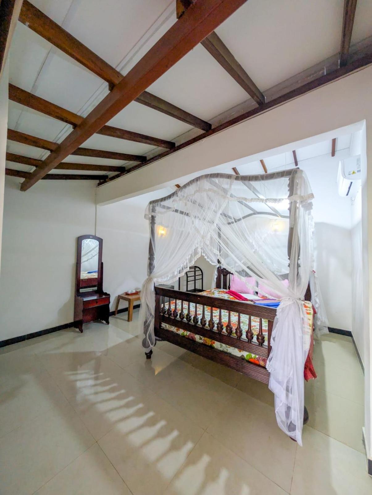 Samudra Guest House Mirissa Exterior photo